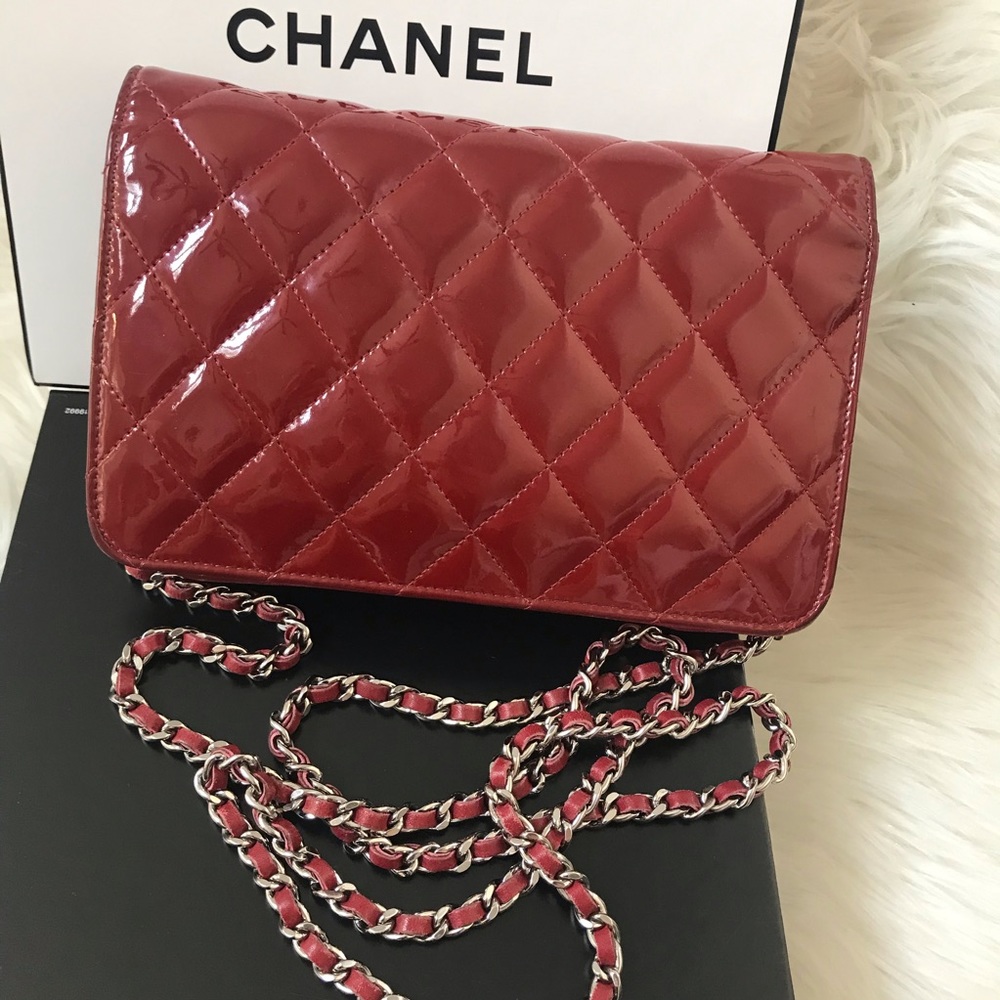 ❤️SOLD❤️ CHANEL Quilted Red Patent Leather WOC - Picture 2 of 16